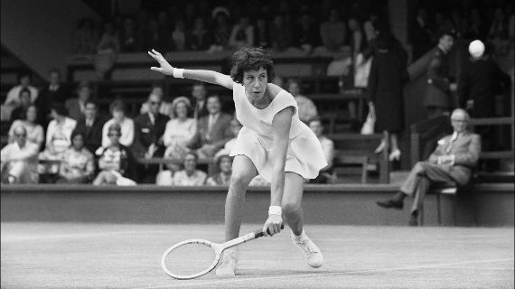 Maria Bueno playing tennis at Wimbledon